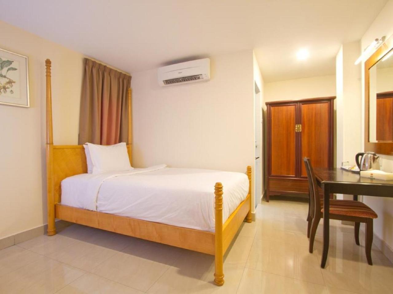 Superior Single Room,724792777:JPEG